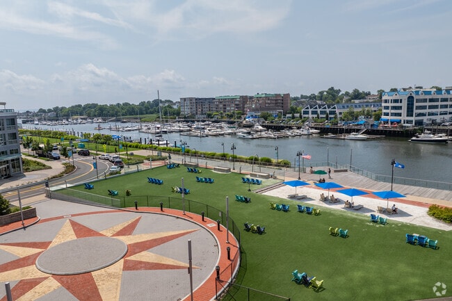 Beacon Harbor Point, Stamford, CT 06902 - photo 5