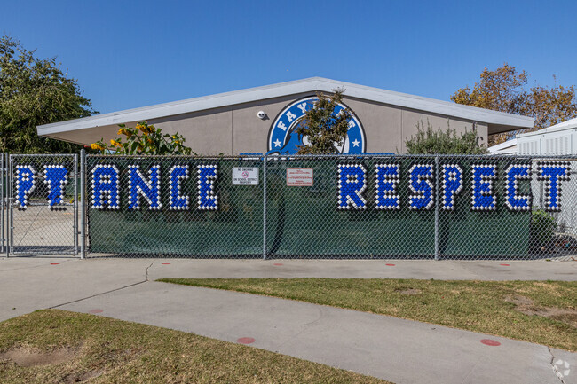 Faylane Elementary Schoo lhas amazing teachers and staff.