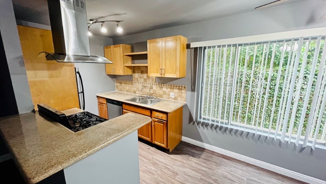 12811 Caswell Ave unit 4, Los Angeles, CA 90066 - photo 3