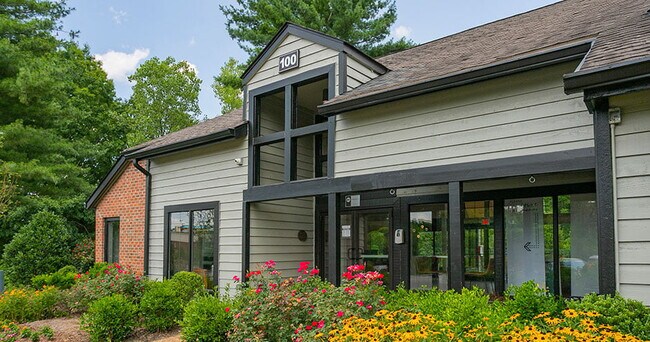 Residences at Glenview Reserve Apartment Homes, Nashville, TN 37217 - photo 2