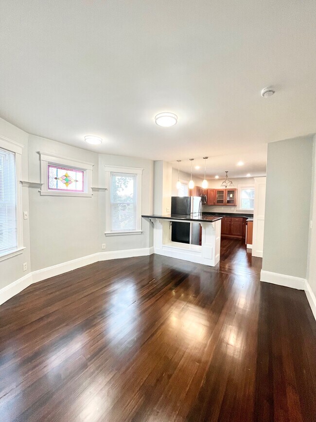 22 Rowell St unit 2, Dorchester, MA 02125 - photo 2