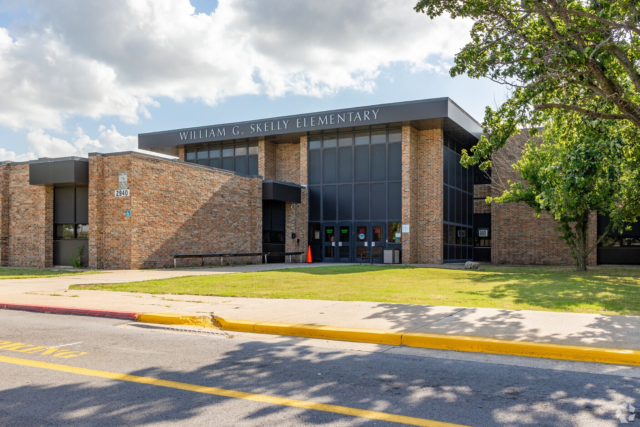 Skelly Elementary School is part of the Tulsa Public School system.