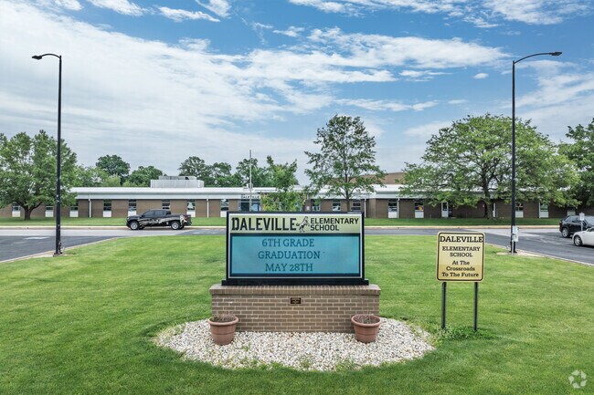 Daleville Elementary School niche has 567 students in grades K-6.