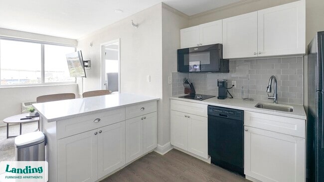 305 Dr M L K Jr St S unit 739, Saint Petersburg, FL 33705 - photo 4