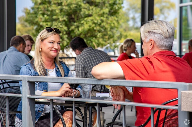 Pacific Eating House has a great outdoor dining experience.