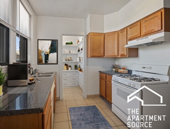 1116 W Oakdale Ave unit 2A, Chicago, IL 60657 - photo 3