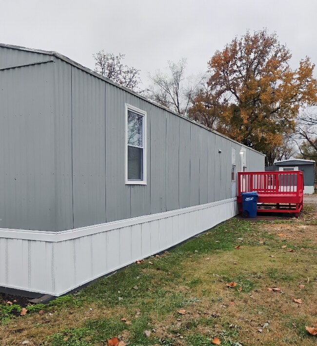 154 Rainbow Dr, Belton, MO 64012 - photo 4