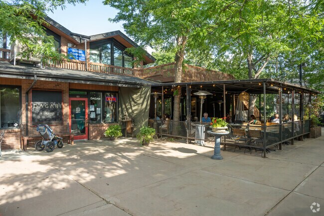 Great weather makes outdoor dining a favorite in North Boulder.