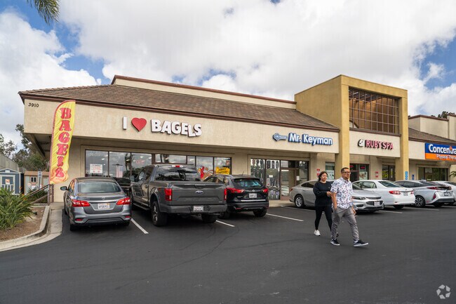 I Love Bagels has fresh breakfast choices in Tri-City.
