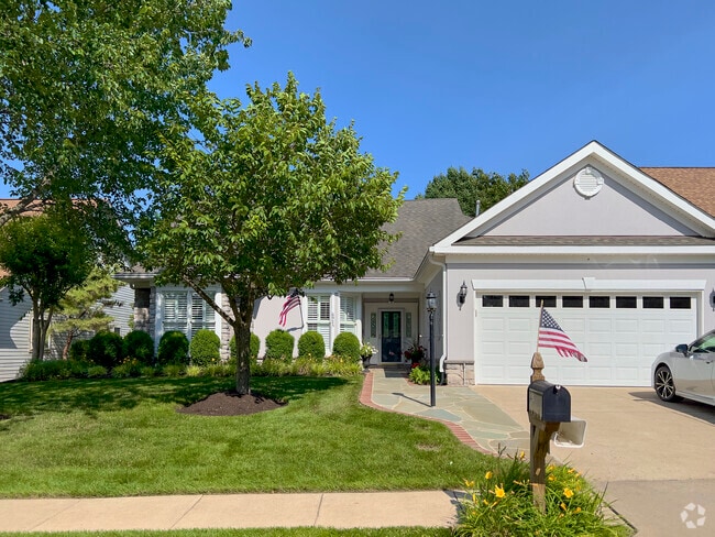 Beautiful single family home in Heritage Hunt.