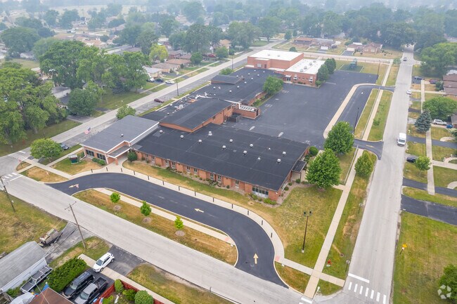 Hazelgreen Elementary school has a student-teacher ratio of 13 to 1.