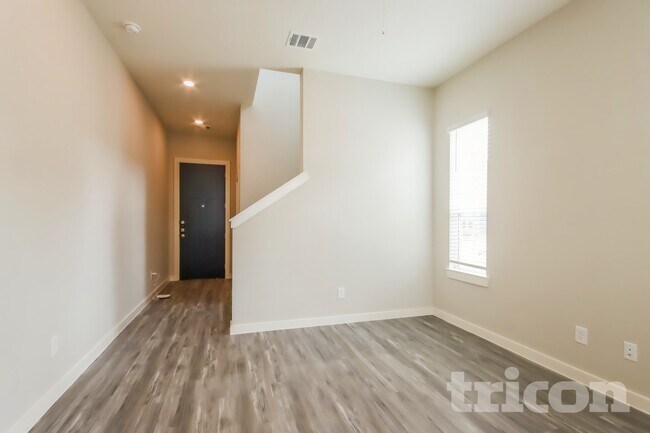 9835 Willow Creek Commerce Dr, Tomball, TX 77375 - photo 6