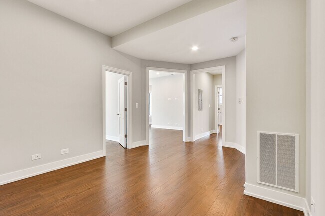 852 W Lill Ave unit H, Chicago, IL 60614 - photo 6