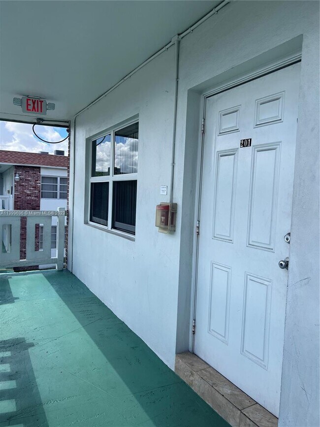 1521 NW 43rd Ave Unit 201, Lauderhill, FL 33313