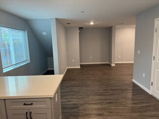 1914 Holly Dr, Lodi, CA 95242