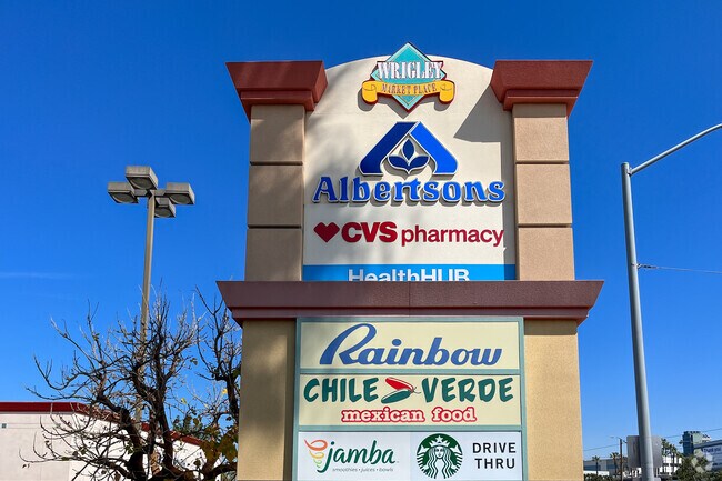 Wrigley Marketplace serves the residents of the Southeast Wrigley neighborhood.