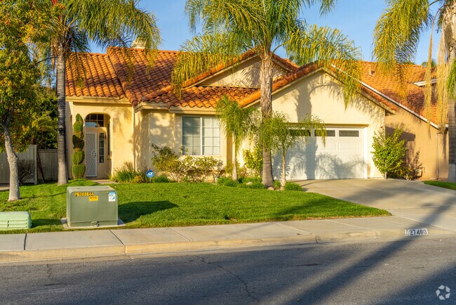 Enjoy serene landscapes and stylish homes in Roripaugh Hills, Temecula.