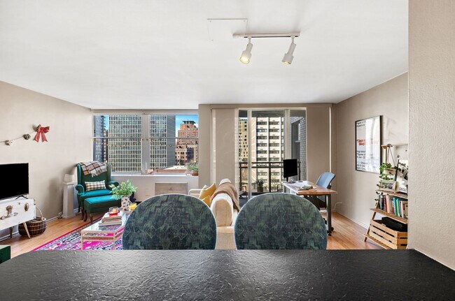 42 E Superior St unit 9F, Chicago, IL 60611 - photo 5