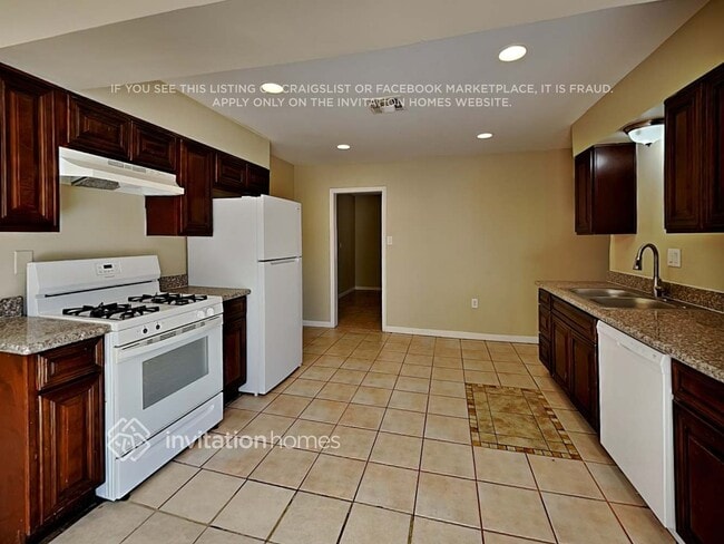 8222 N 30th Dr, Phoenix, AZ 85051 - photo 6