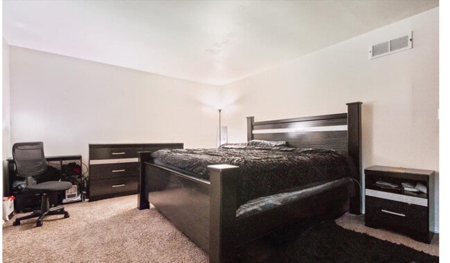 3167 Westbrook Dr, Cincinnati, OH 45238 - photo 4