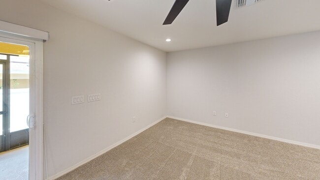 13109 Logan Captiva Ln, Gibsonton, FL 33534 - photo 2