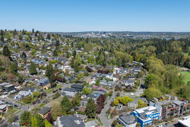 Madison Valley sits just south of Montlake and the University of Washington.