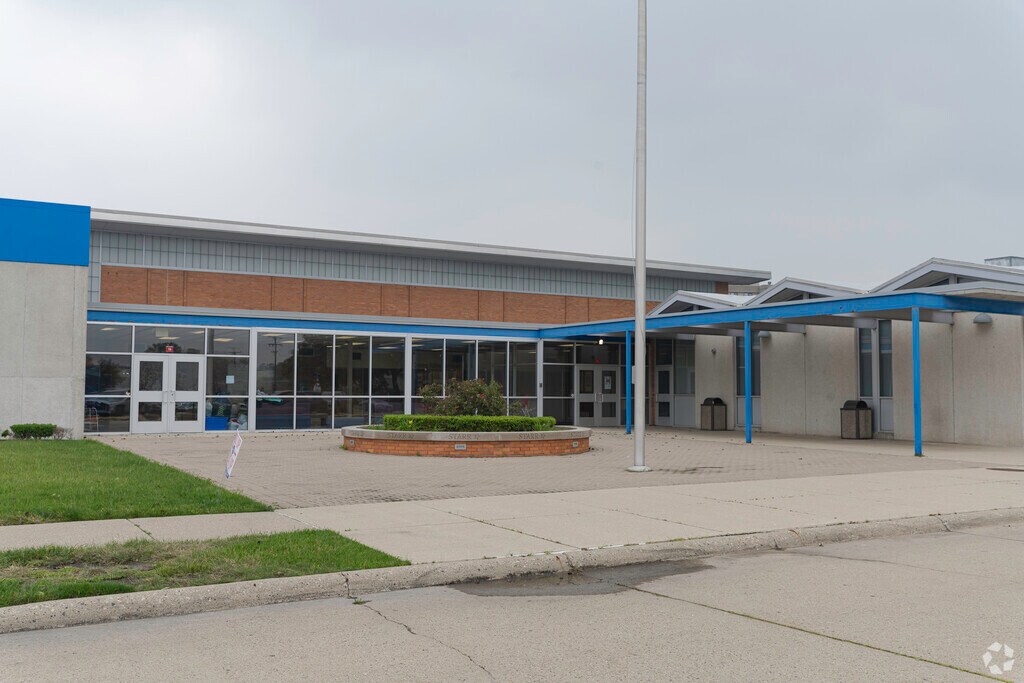 Distinctive College Prep: Harper Woods front entrance in Harper Woods.