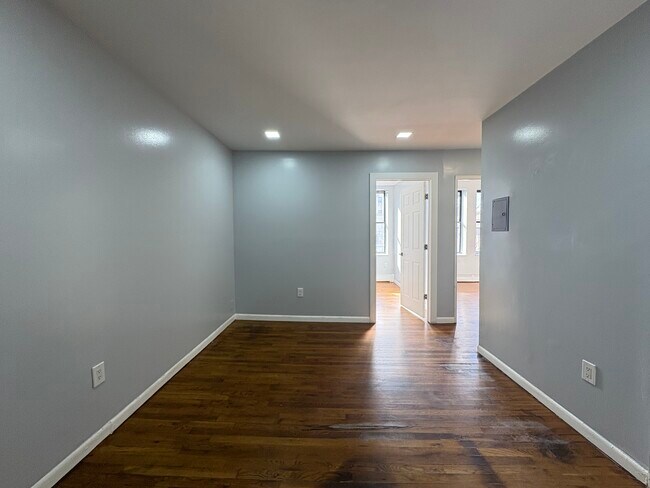 124 Wade St unit 4H, Jersey City, NJ 07305 - photo 3