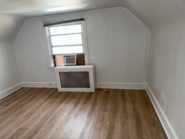 564 S Main St unit 4, Hightstown, NJ 08520 - photo 6