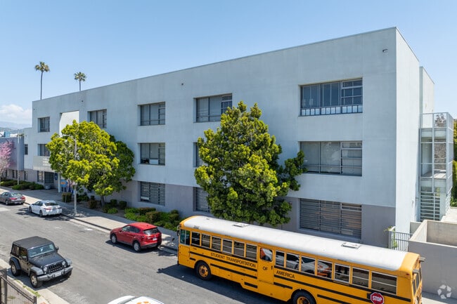 Harvard Elementary serves Kindergarten through 5th grade in Los Angeles.