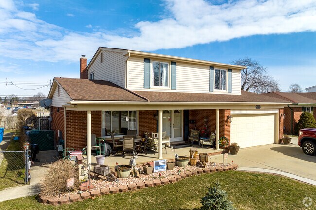 Ranch colonial style home creates a harmonious architectural synthesis in the City of Auburn Hills.