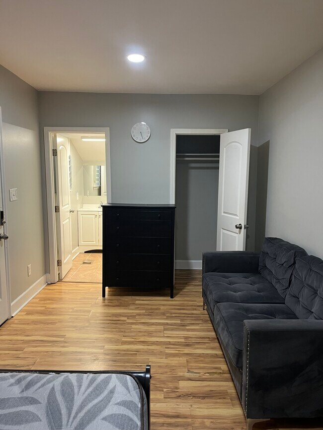 761 Kennolia Dr SW unit 1, Atlanta, GA 30310 - photo 2