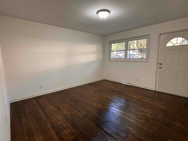 1813 Blain St, High Point, NC 27262 - photo 7