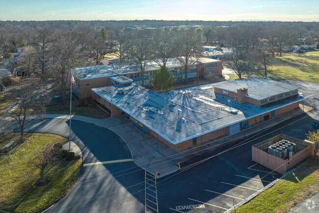 Halls Ferry Elementary School is located at 13585 New Halls Ferry Rd.