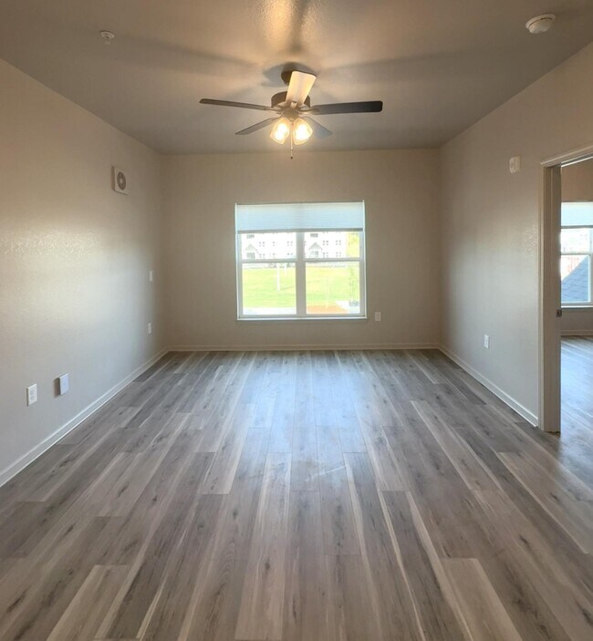 Platform Douglas, Douglas, GA 31533 - photo 2