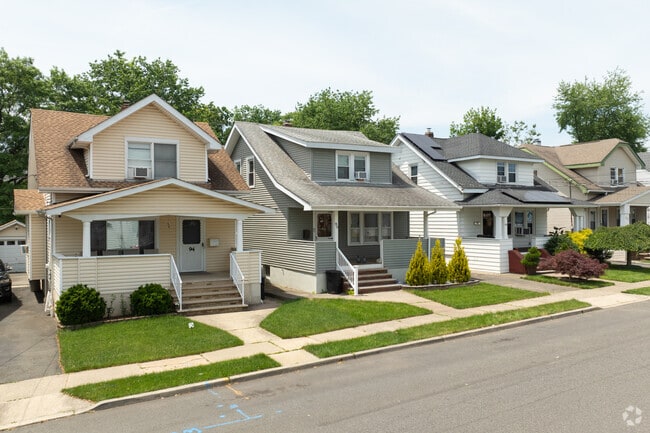 These bungalow homes with partial second stories are typical in the Lakeview area of Clifton.