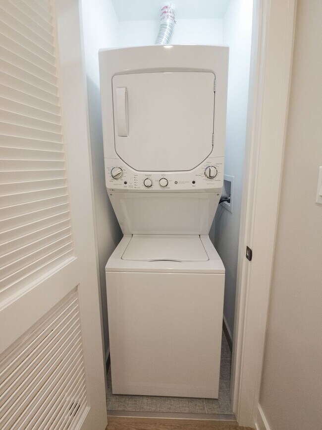 2057 W Dickens Ave unit 2N, Chicago, IL 60647 - photo 7