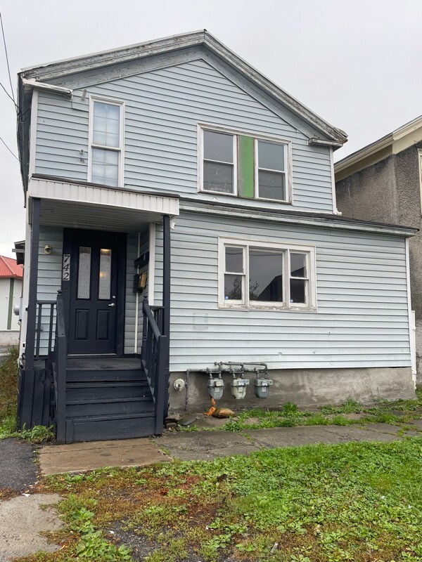 742 Jay St, Utica, NY 13501