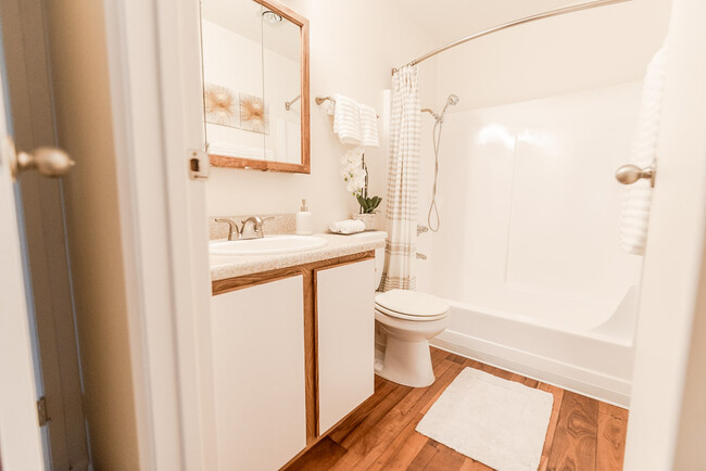 Fife Apartments - The Lakes at Fife Apartments - Master Bath