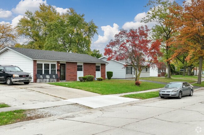 Neighborhoods in Hillcrest are well-maintained and tree-lined.