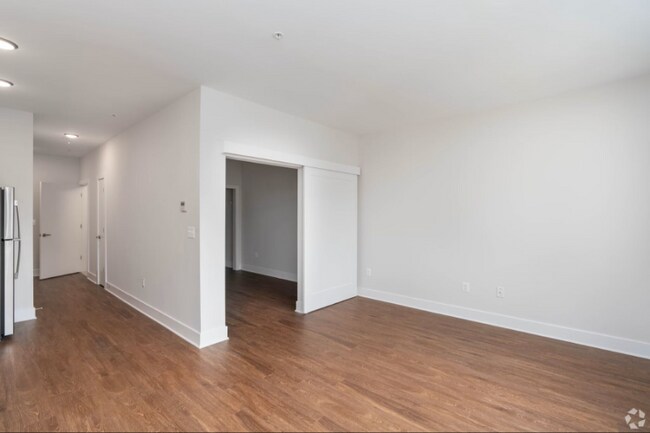 319 W Franklin St unit 204, Baltimore, MD 21201 - photo 5