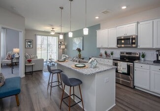 2401 Arden Village Dr, Columbia, TN 38401