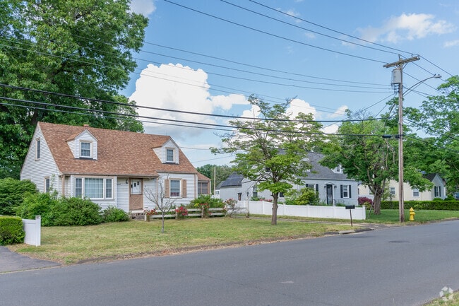 Cape Cod homes are also common in North Haven.