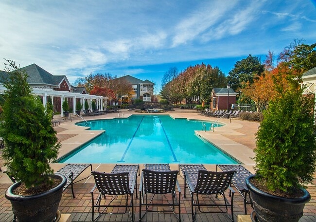 Gables Sugarloaf Exterior and Swimming Pool