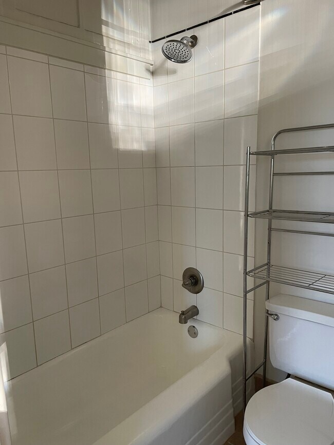 1173 7th St W unit 4, Saint Paul, MN 55102 - photo 4