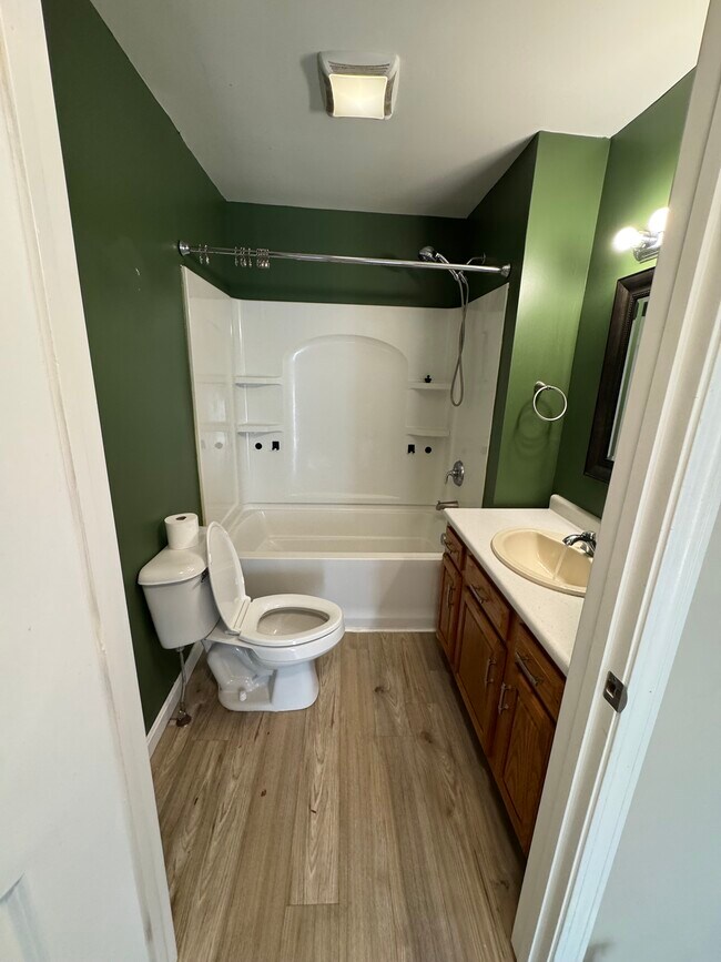 4 Library St unit 4 Library St, Allenstown, NH 03275 - photo 4