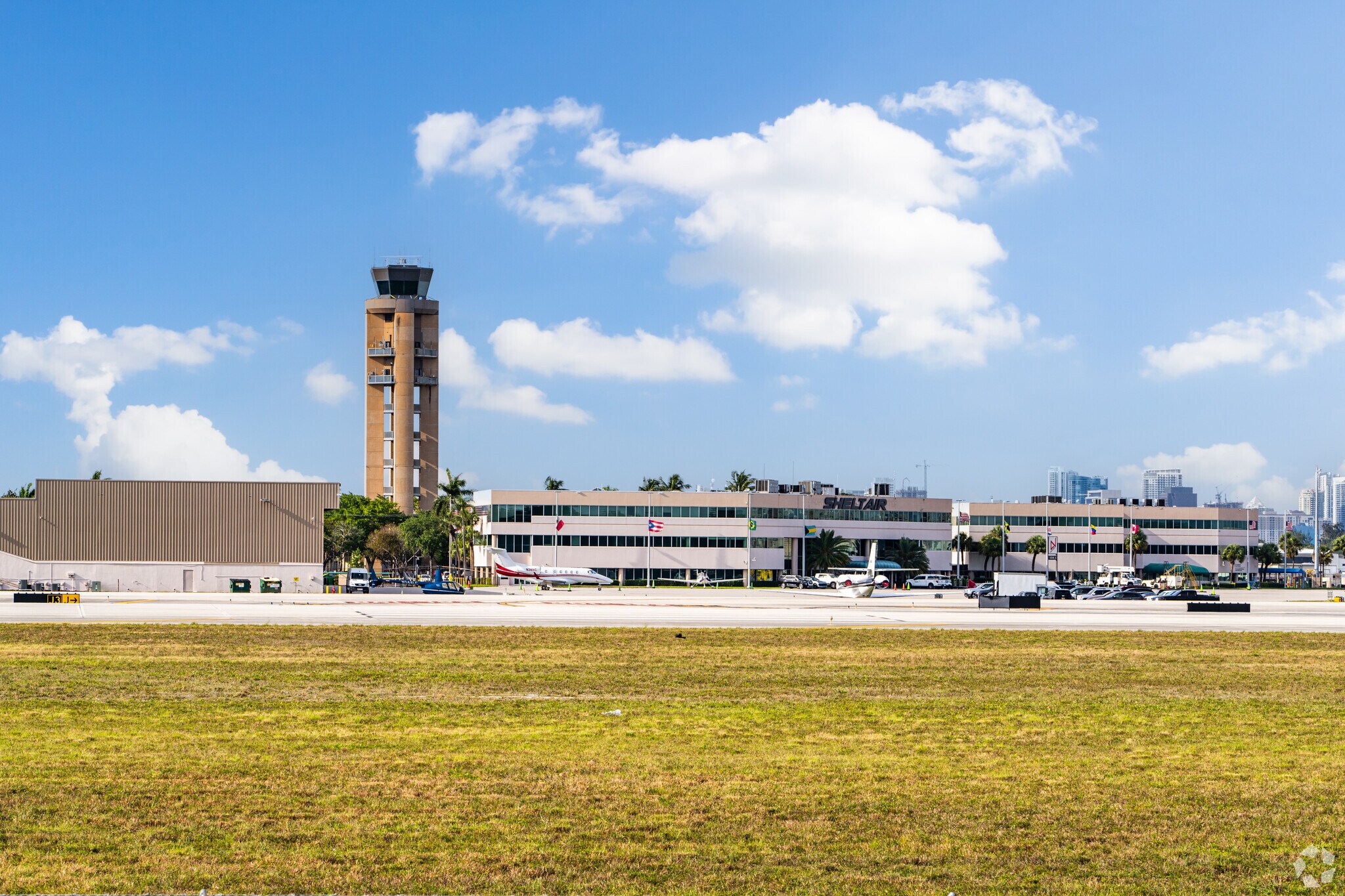 Fort Lauderdale Airport is conveniently accessible from Palm Beach Farms.