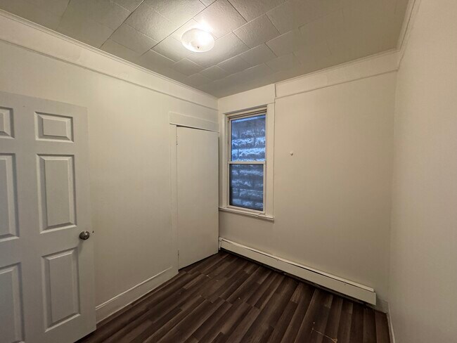 8 Mulberry St unit 1st Fl, Yonkers, NY 10701 - photo 4