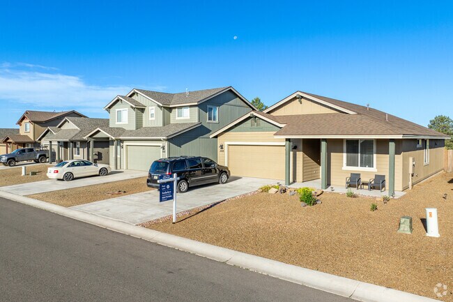 Homes in Flagstaff Meadows are a mix of one story and two story.