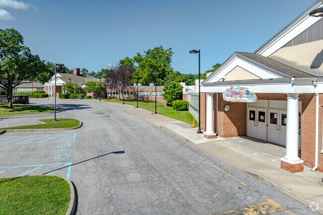 Todd Elementary School is located at 45 Ingham Road in Briarcliff Manor, NY.
